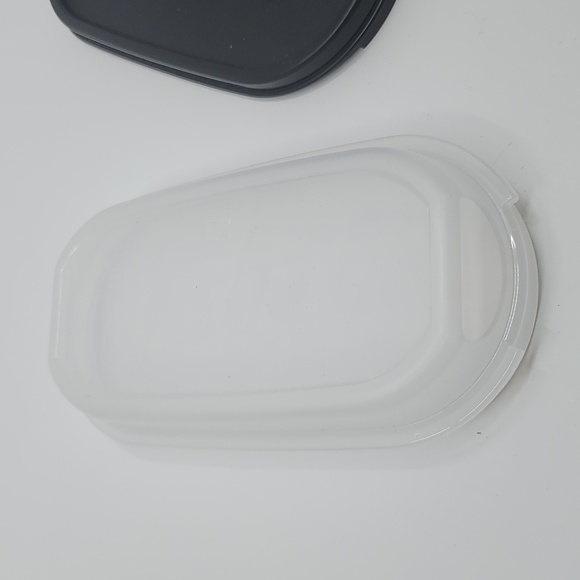 Tupperware 1/2 oval New - Picture 4 of 7